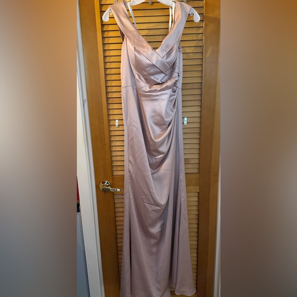 Elegant Pink Wedding Dress